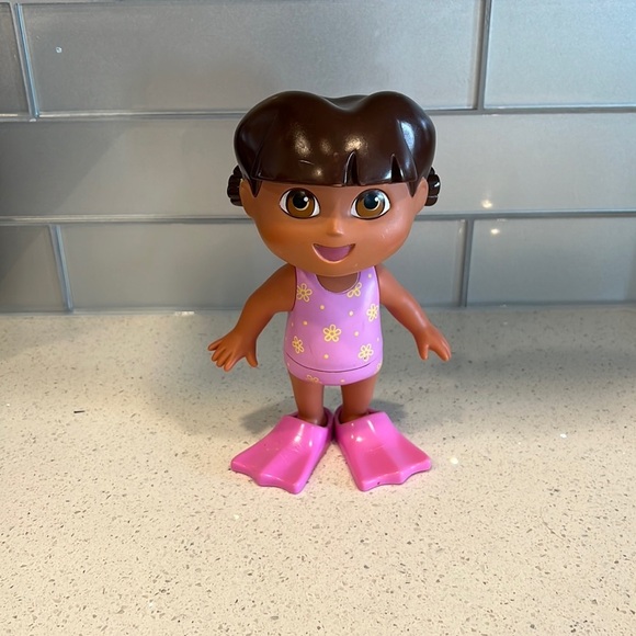 🏳️🌈 Nickelodeon Dora the explores swimming plastic toy - Picture 1 of 6